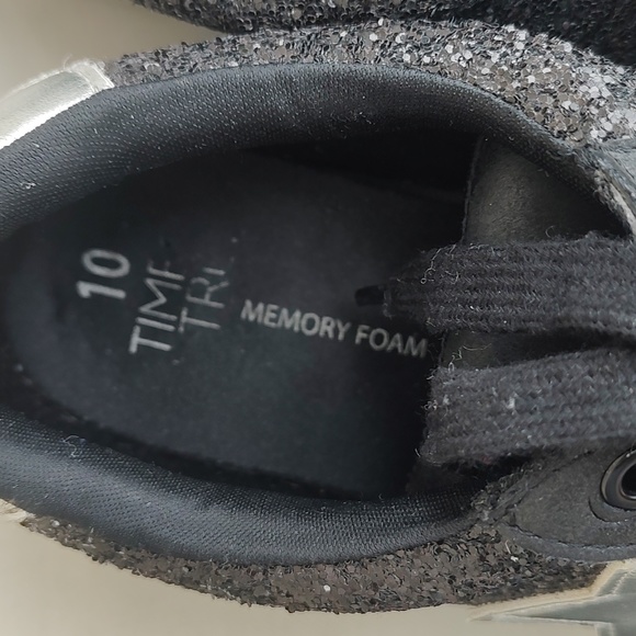 Black Shoes/Silver ⭐ - Picture 6 of 9